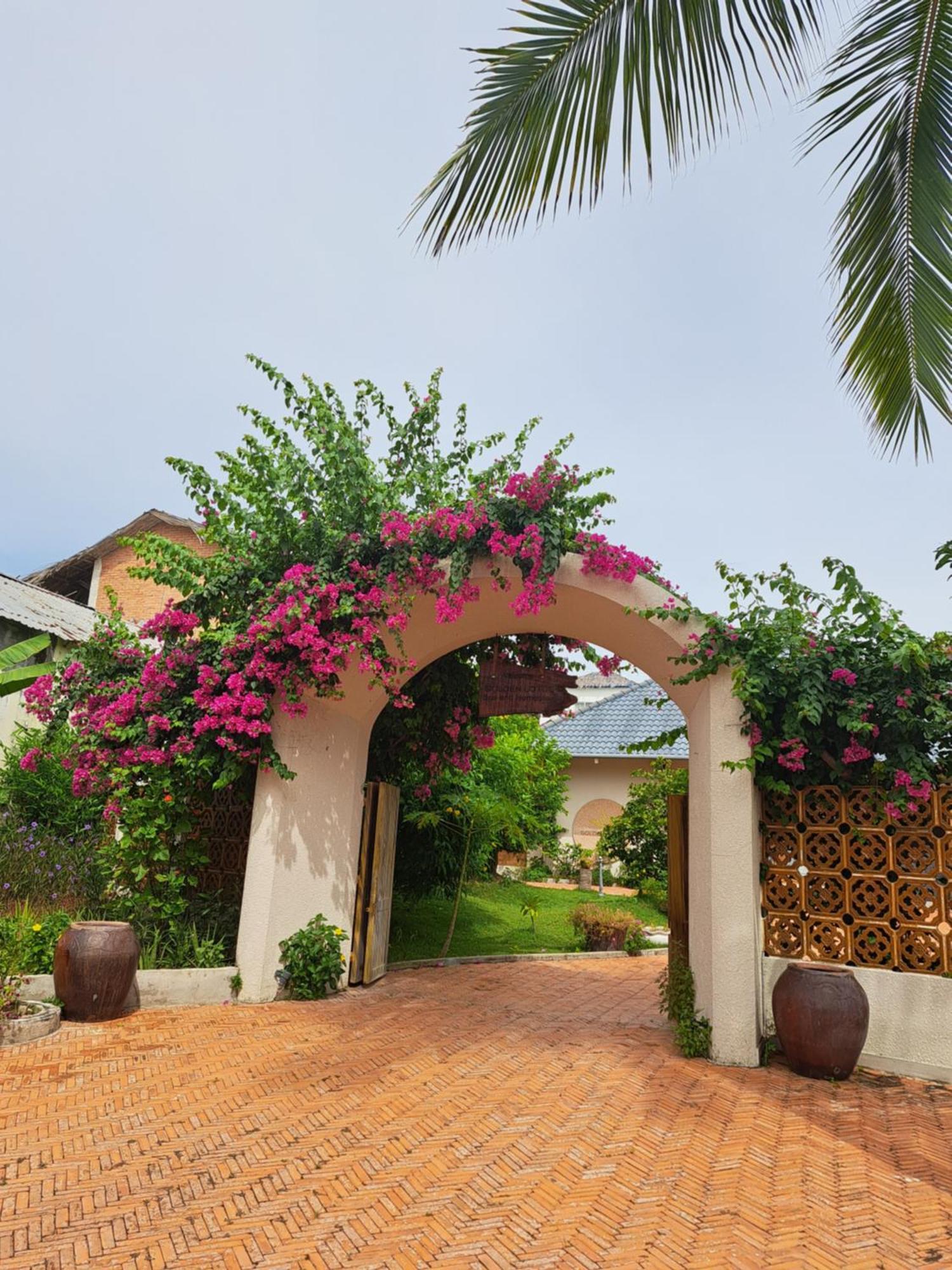 Golden Lotus Spa & Homestay Ap Thien Phuoc Exteriör bild